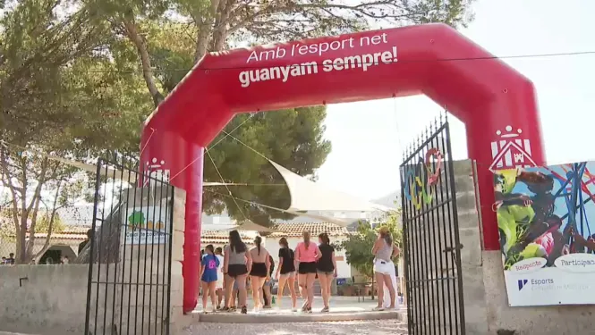 IB3 新闻 | 1,500 名马略卡岛儿童在 Colonia de Sant Pere 享受体育假期