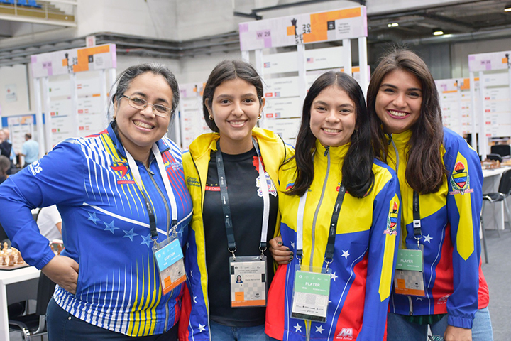 El equipo venezolano femenino, con la capitana Sarai Sánchez Castillo | Foto: Patricia  Claros